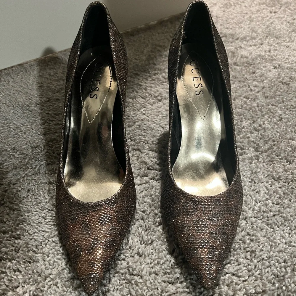 Guess Stiletto (Size 7.5) - Picture 3 of 4